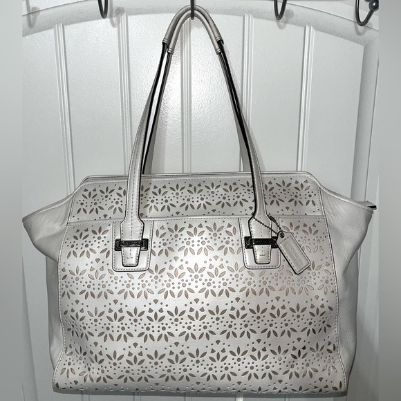 Coach Taylor Eyelet Leather Carry All #F27391 White Bag Tote, White Creme - Picture 1 of 16
